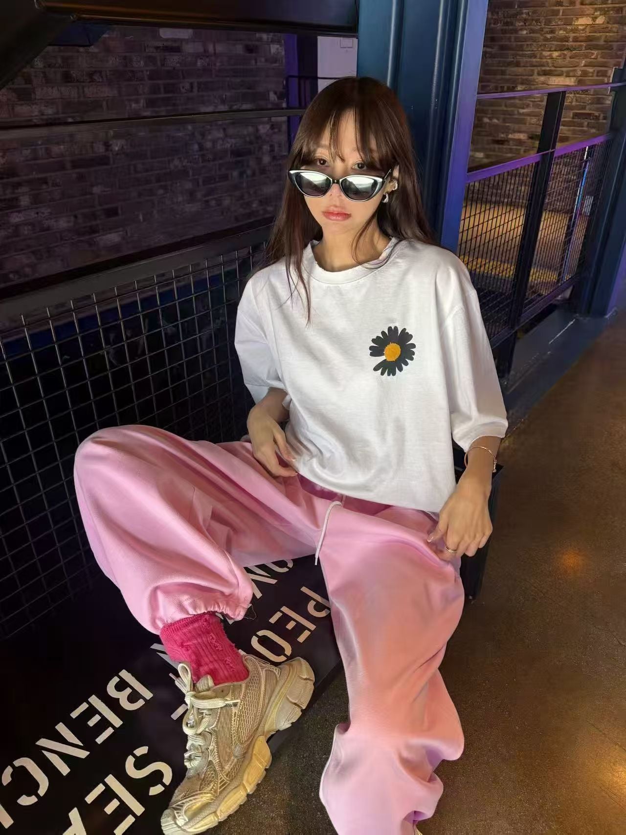 daisy long tee