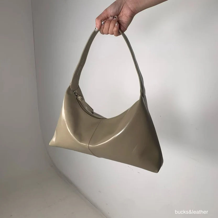 Real Leather Triangle Zipped Bag 牛皮亮面（包包）