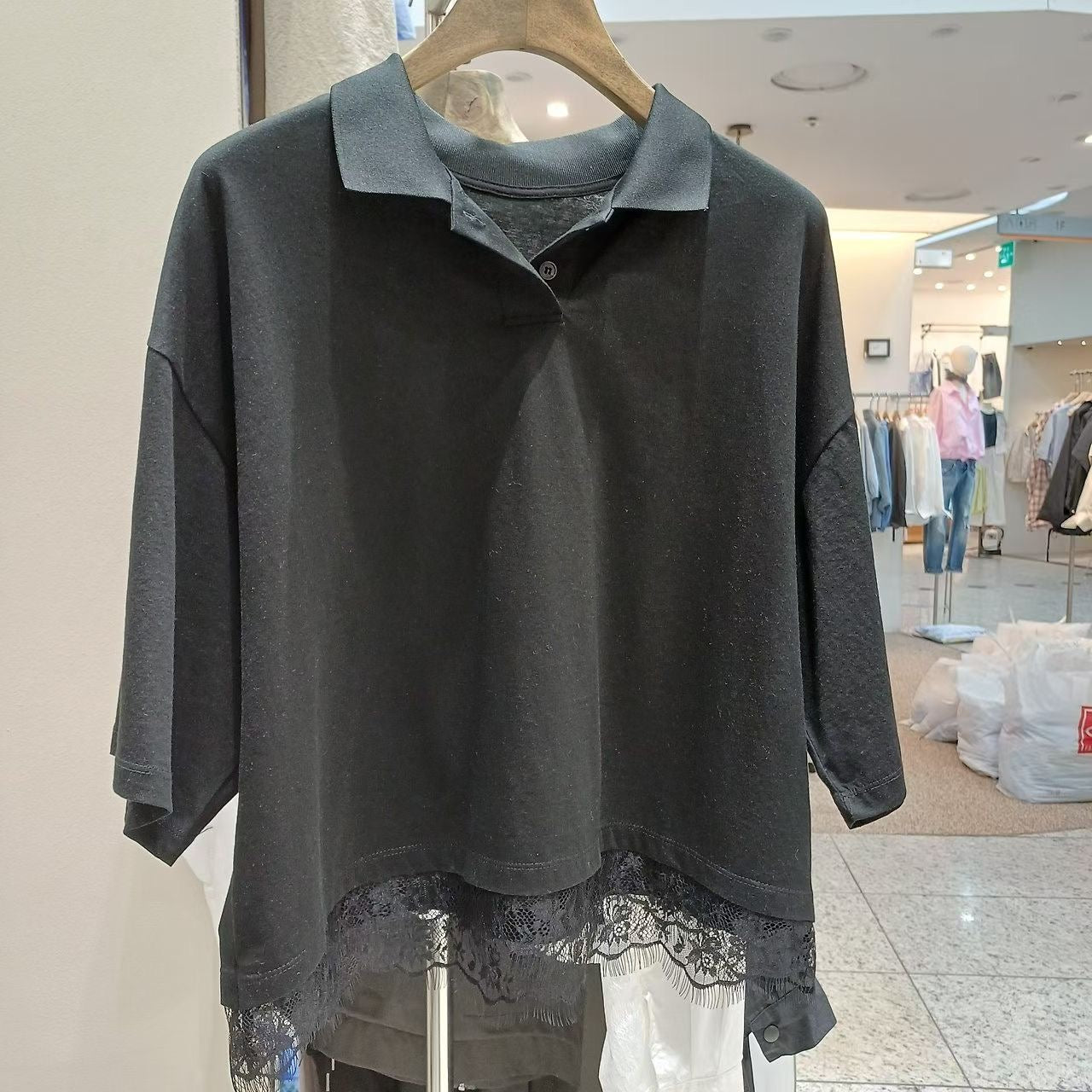 反領絲光棉lace邊top￼