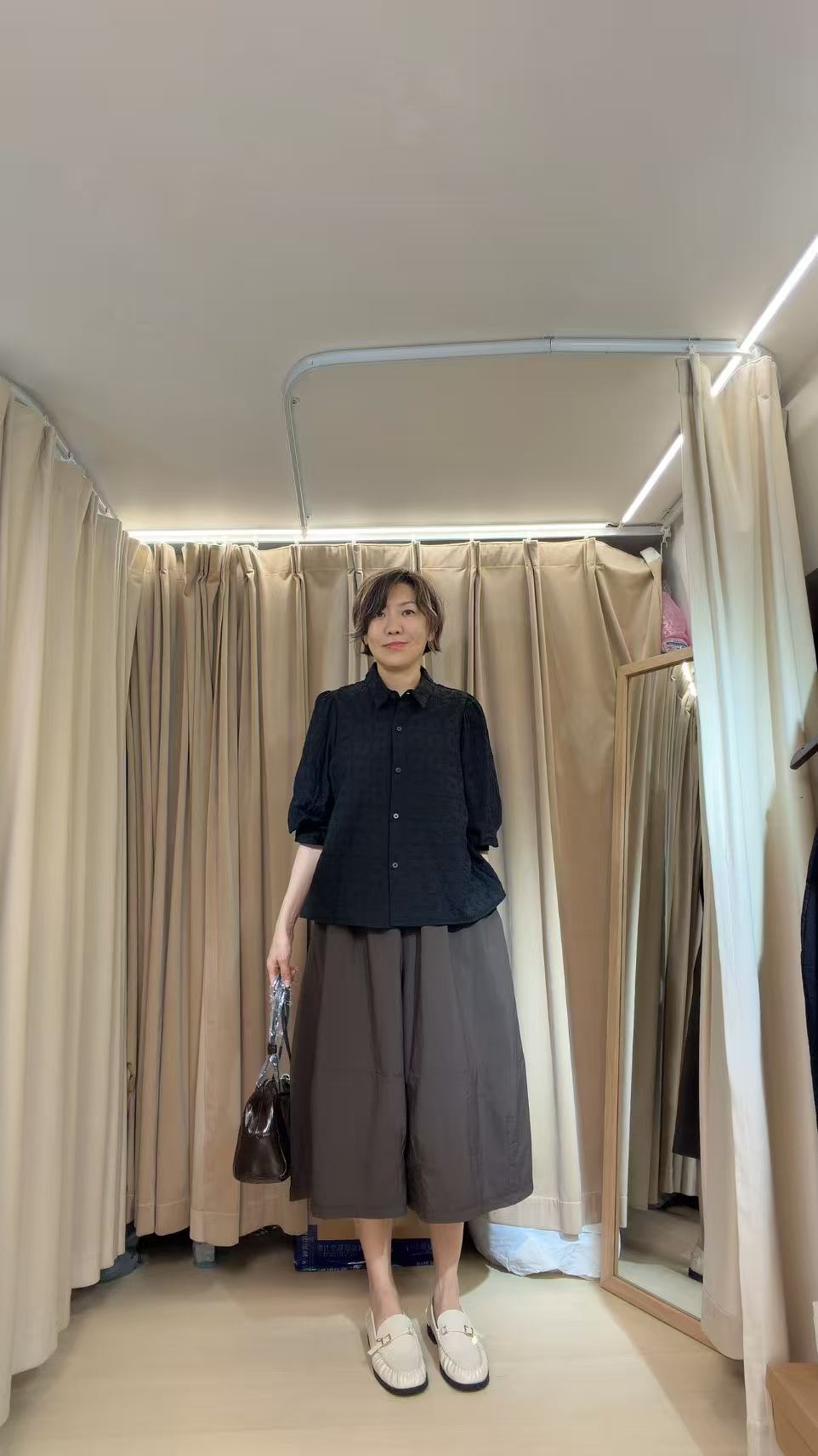 通花喱士布泡泡袖上衣