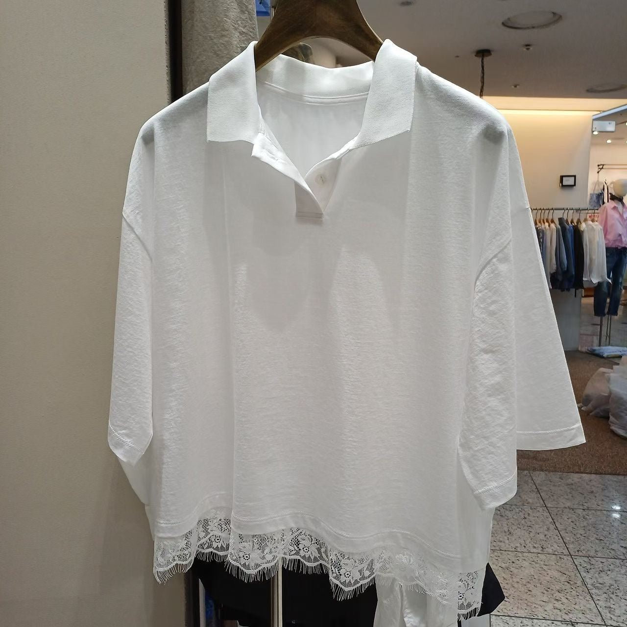 反領絲光棉lace邊top￼