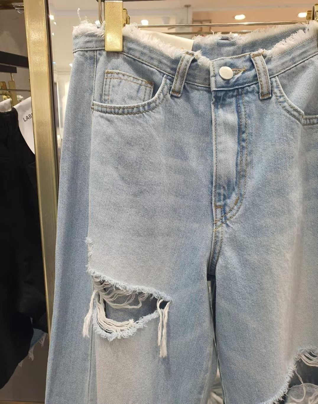 低腰淺色喇叭腳爛牛￼
