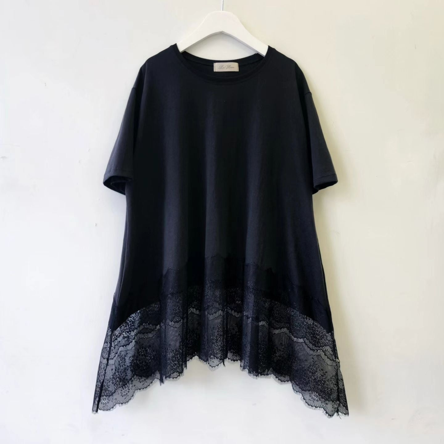 Long tee with lace