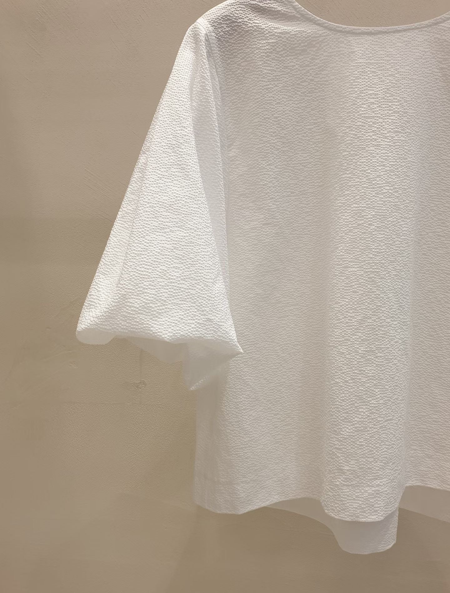 免燙泡泡袖上衣￼