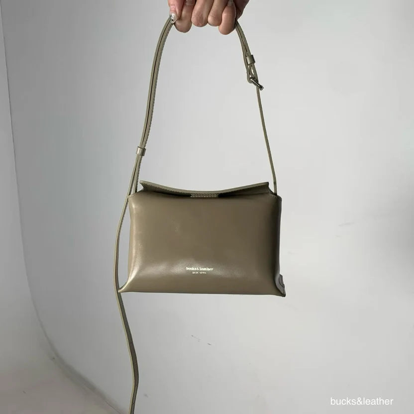 Real Leather Flap Bag 新款亮面牛皮￼（包包）