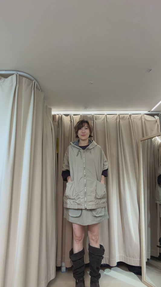 有帽風衣質地內棉䋥外套￼